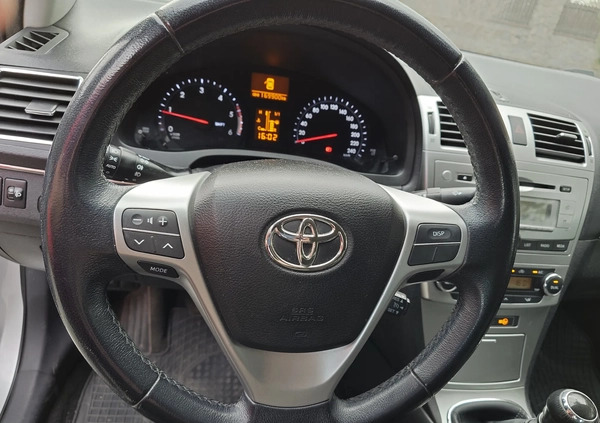 Toyota Avensis cena 35900 przebieg: 169000, rok produkcji 2013 z Miasteczko Śląskie małe 106